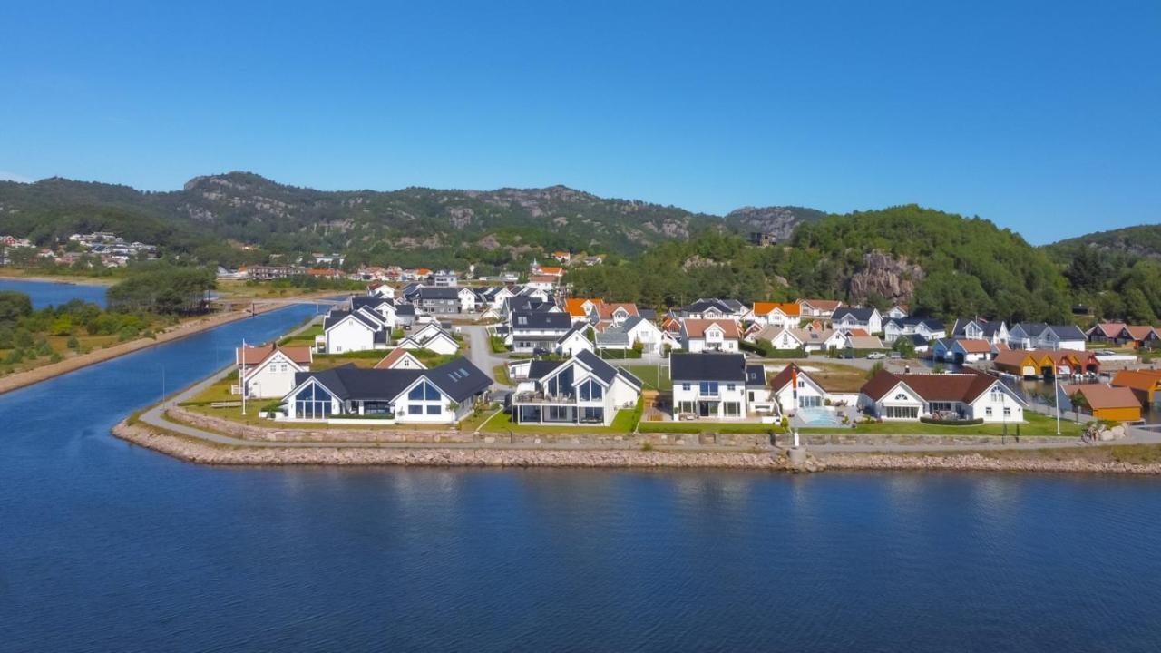 Apartment With Boat Spangereid Exterior foto